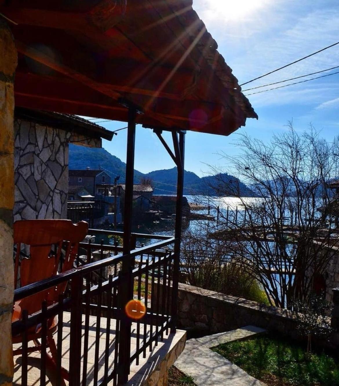 Lakeside Oasis Home Karuc Luaran gambar