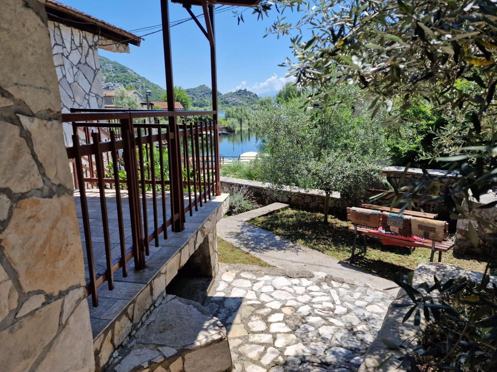 Lakeside Oasis Home Karuc Luaran gambar