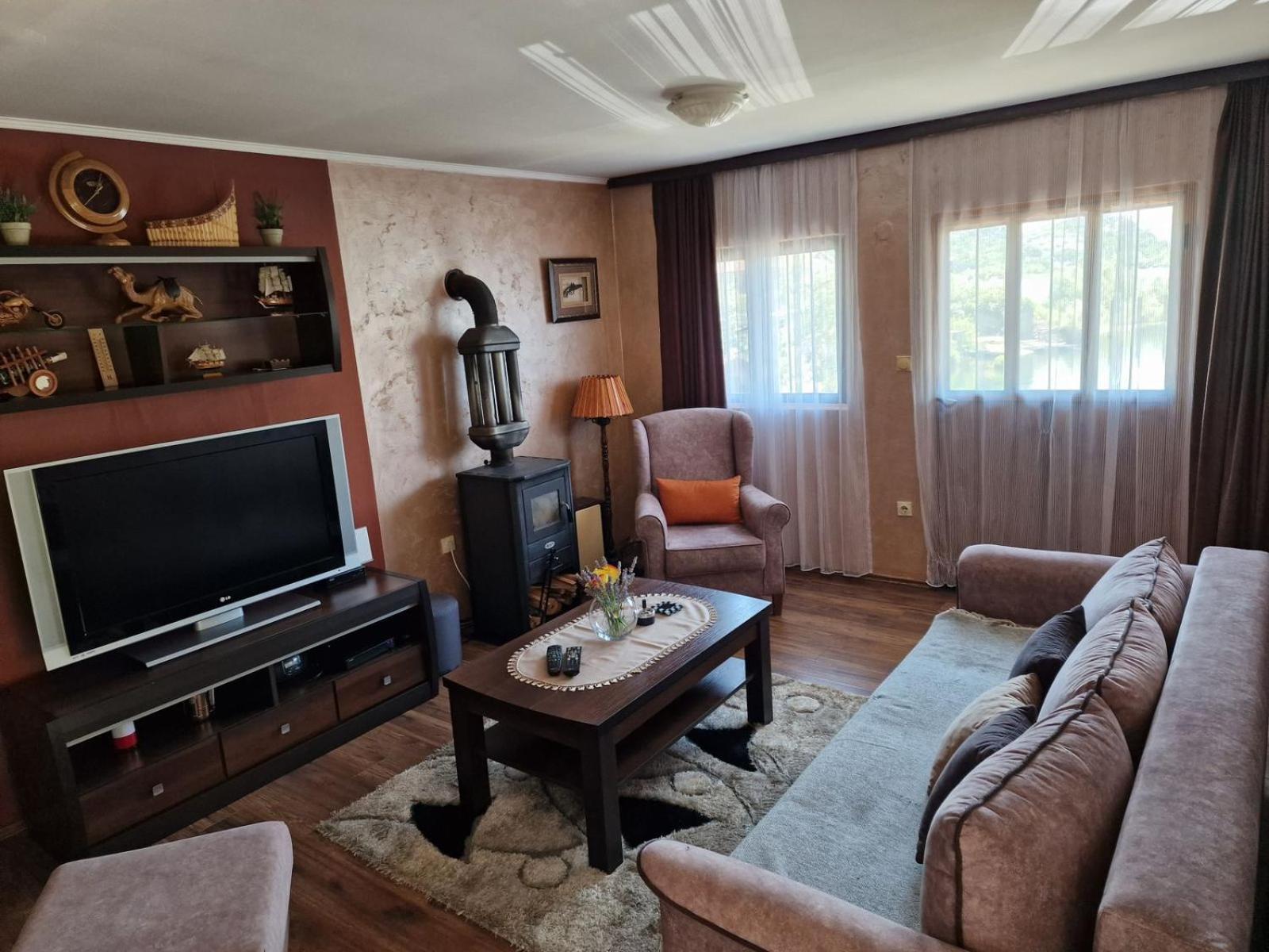 Lakeside Oasis Home Karuc Luaran gambar